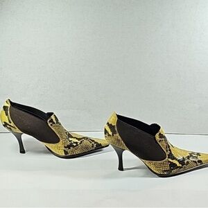 Donald J. Pilner Medea Mustard Pione Snake Elastic Heel Size 7 With Dustin Bag